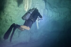 Cavern Diver