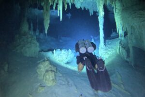 Diving Cenote Nohoch