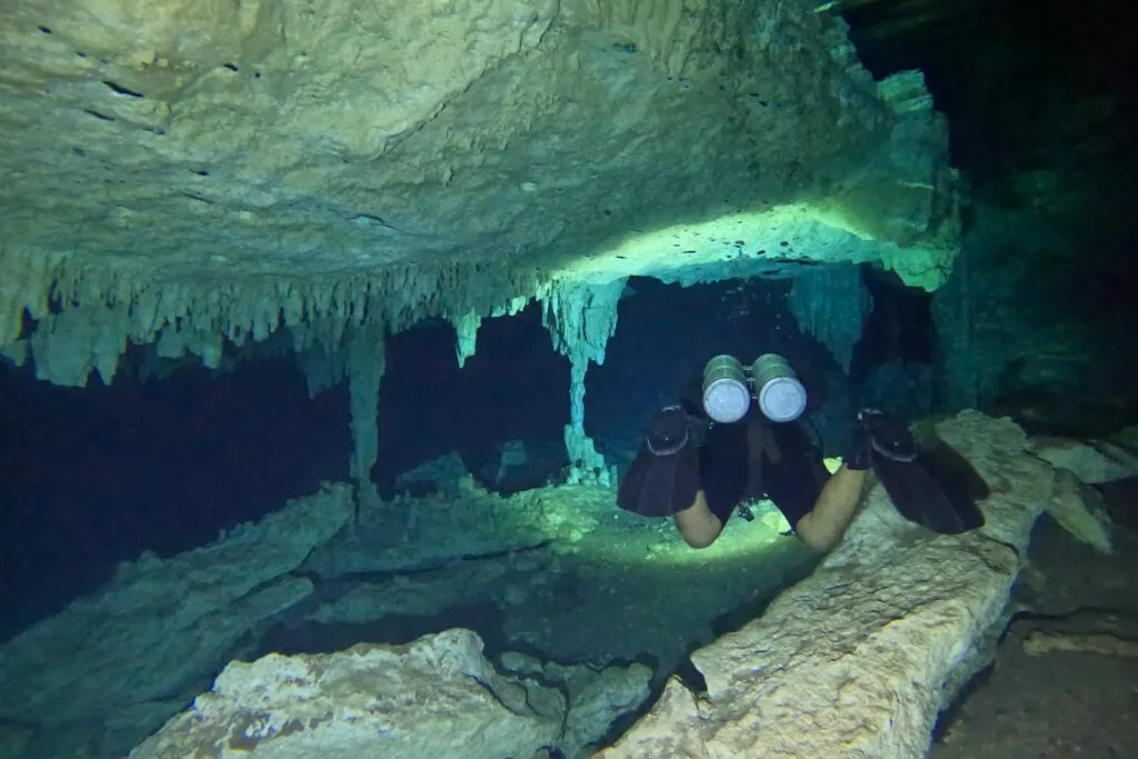 Diving Cenote Nohoch
