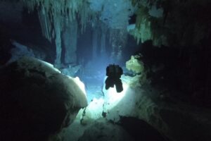Diving Cenote Dos Ojos