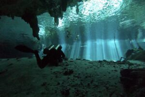 Diving Cenote Dos Ojos