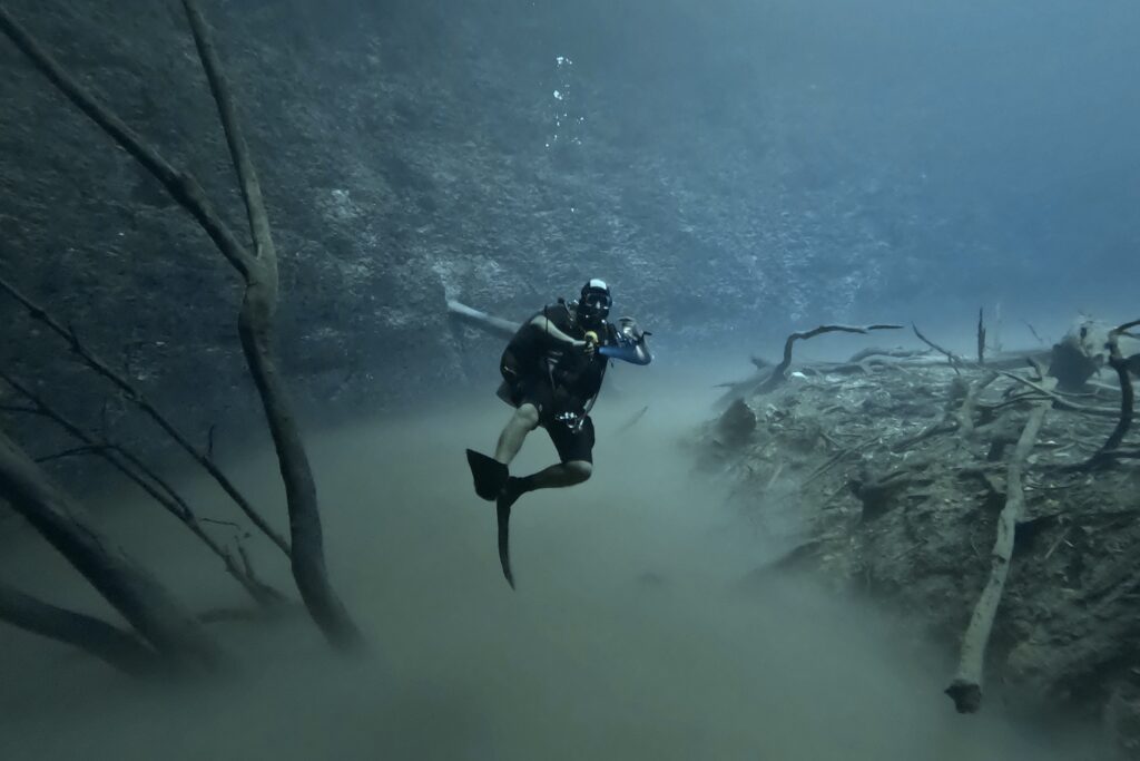 Diving Cenote Angelita