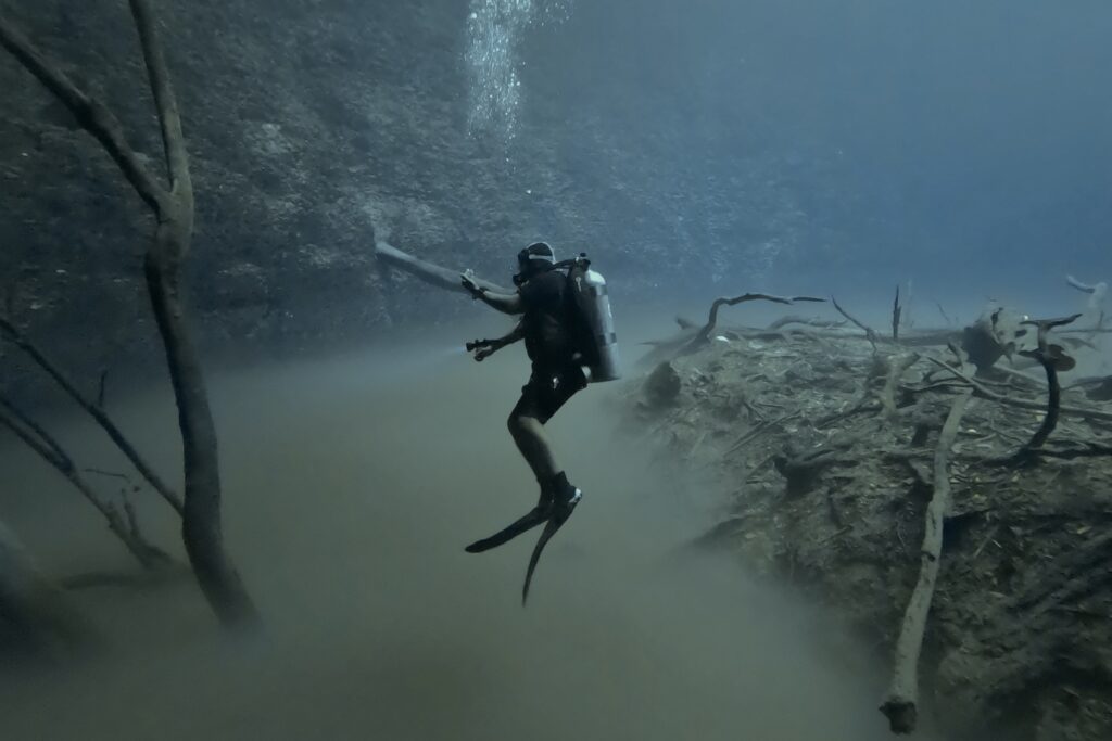 Diving Cenote Angelita