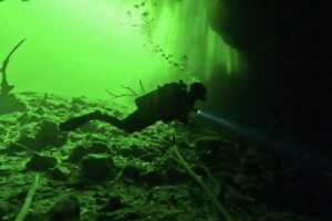 Diving Cenote Car Wash