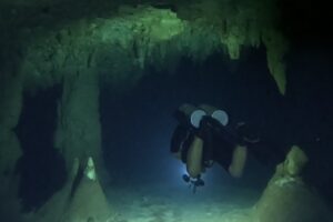 Diving Cenote Taak Bi Ha