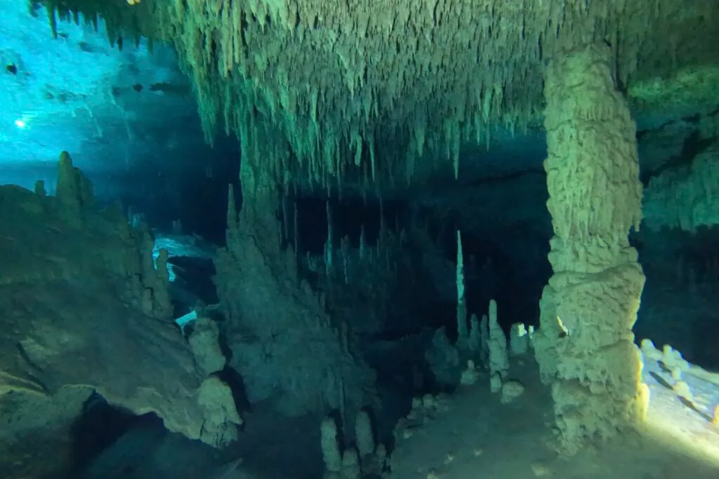Diving Cenote Nohoch