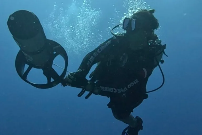 PADI DPV Scooter Diver Specialty Course in Playa del Carmen